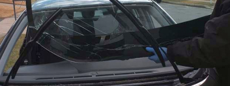 如何自行更換汽車擋風玻璃
