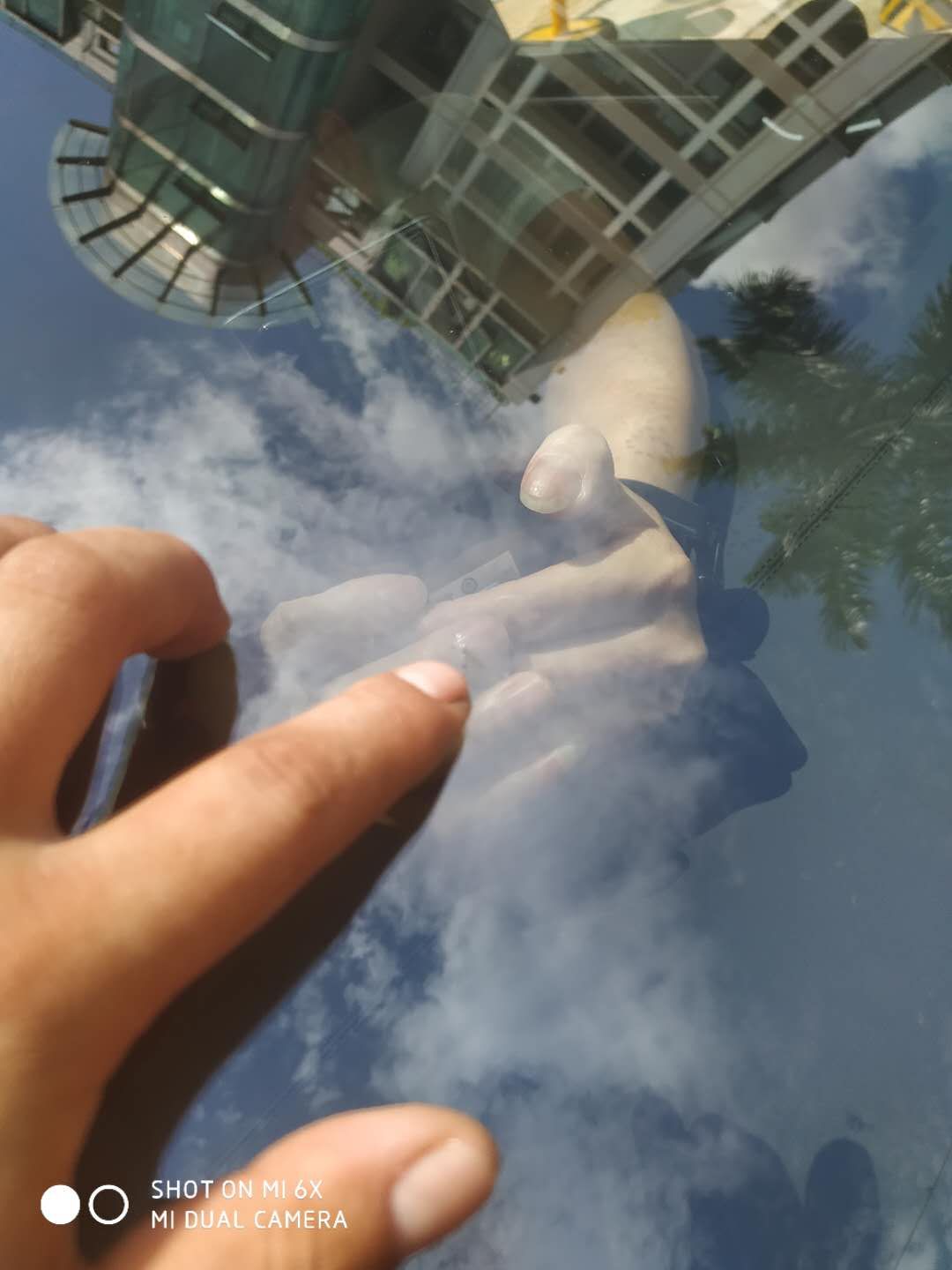 汽車玻璃裂了怎麼處理