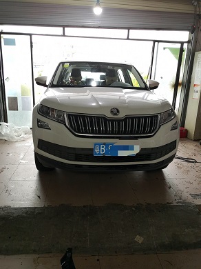 汽車前擋風玻璃更換後怕水嗎