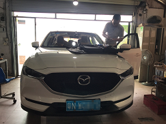 馬自達前檔風玻璃修複